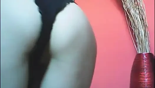Gerçek bir penis uzmanı. Chantal bilgelikle samimi fotoğraflar ve yorumlar alıyor