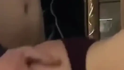 Bakire yurtta ilk kez sınıf arkadaşını sikiyor