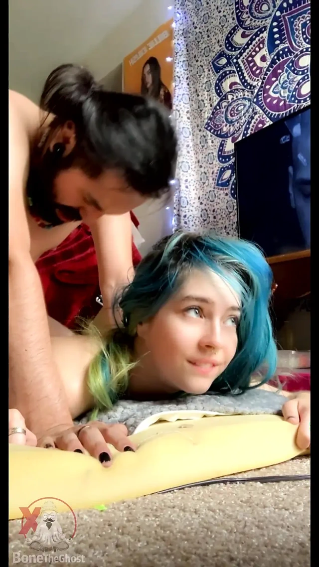 18 yaşındaki ve 31 yaşındaki kız, çok hızlı kaybettim ve yakalandım!!