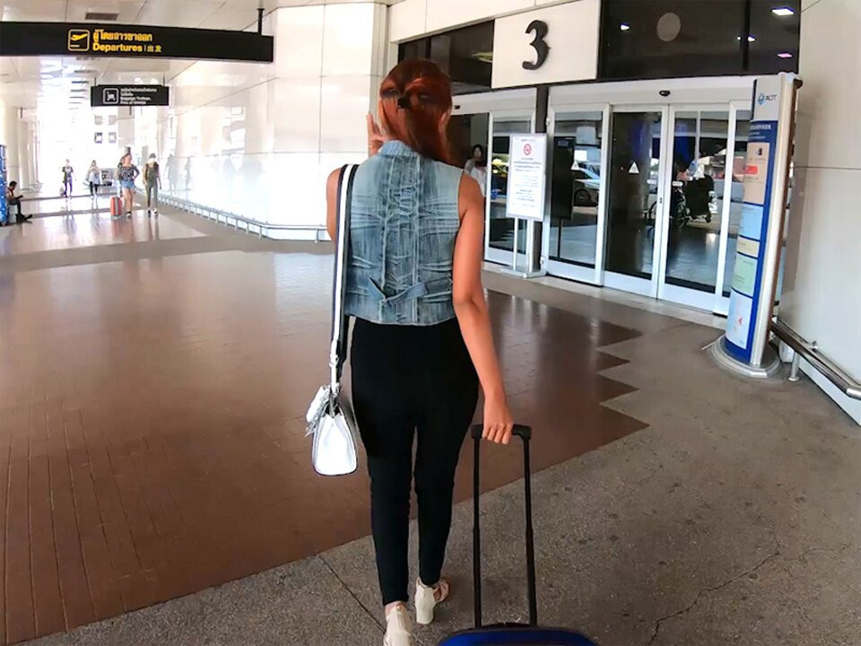 Amatör çift Filipinler'e gidiyor ve yolculuklarını ve sekslerini filme alıyor