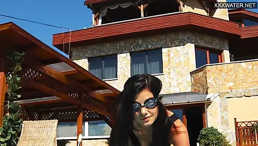 Jacqueline umut sualtı çıplak mastürbasyon