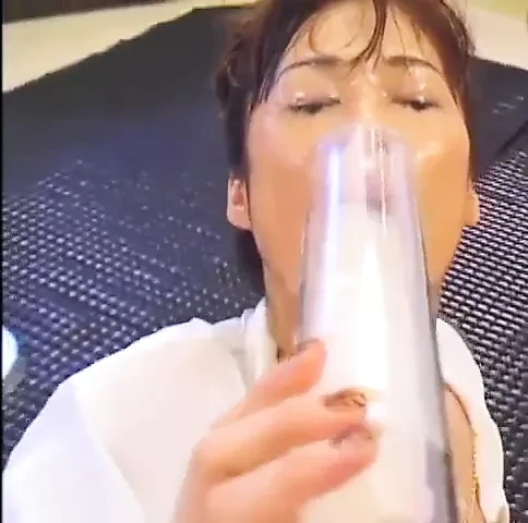 Japon bukkake ağzına boşalmak gokkun sansürsüz - bukkaketv