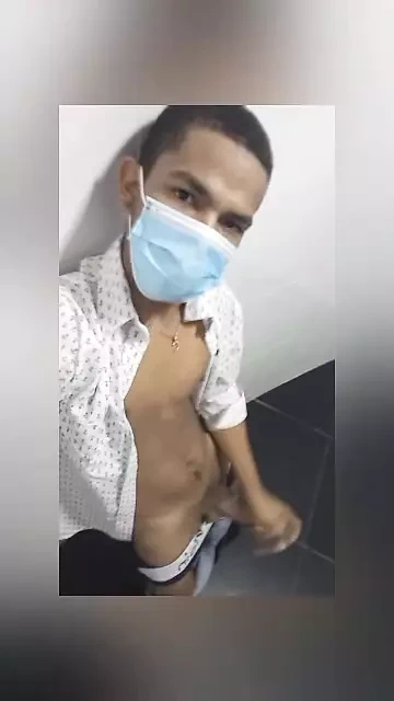 Üniversite banyosunda saman