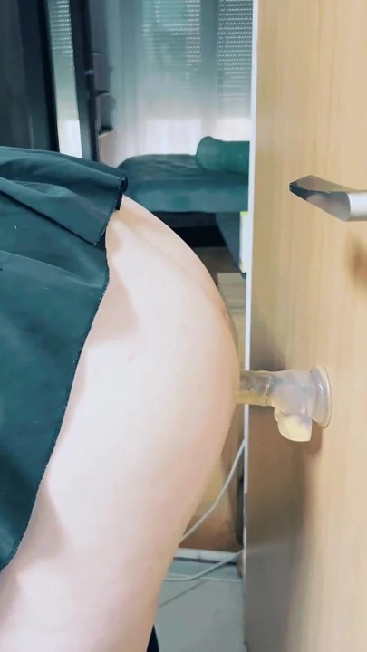 Dildo götümü sikiyor