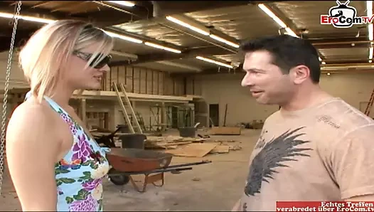 Kedi cumshot için the sarışın kız ile doğal memeler