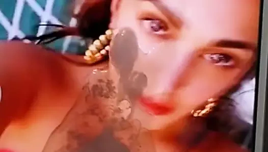 Kiara advani cumtribute