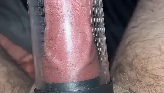 Yarağımda pompa kullanıyorum