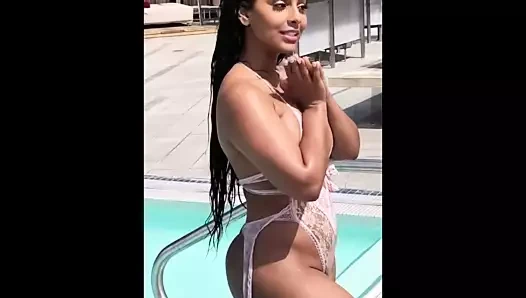 Çarpıcı insta kız Eritreli görünüyor