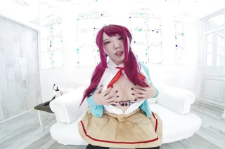 Azgın Japon kızıl saçlı Rina Kurusu sanal gerçeklikte bir seks oyuncağıyla oynuyor.
