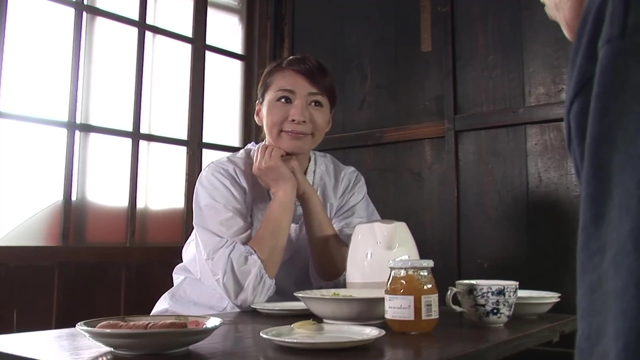 चिंता और विवेक के साथ परिपक्व महिला एक पुरुष की लालसा करती है और अपनी वयस्क शर्म को उजागर करती है... भाग.5