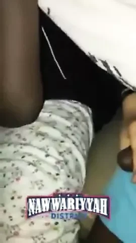 Büyük siyah çük için ona eş