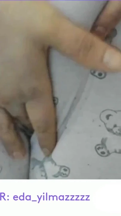 Deve toynağı- pijamalı mastürbasyon- kabarık amcık- Türk pornosu | Klip 1