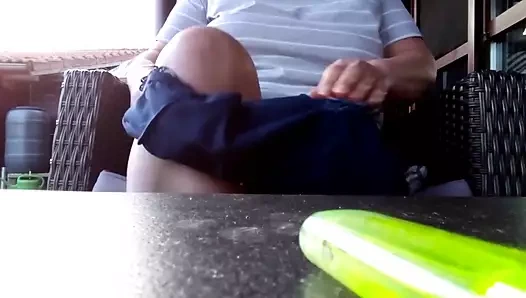 Bacakların yarı çıplak tıraşı