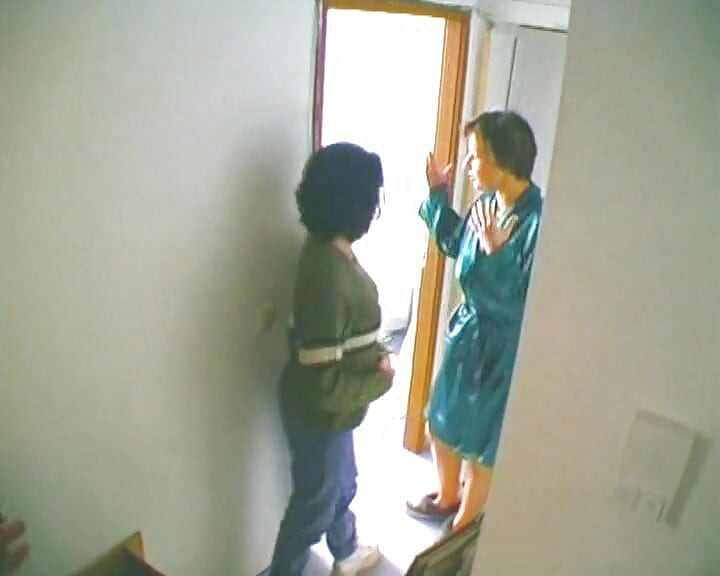 Almanya'dan üç seksi lezbiyen yatak odasında birbirlerini memnun ediyor