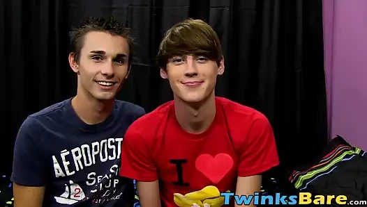 Twink elijah beyaz takas kafa ve barebacks genç erkek arkadaş