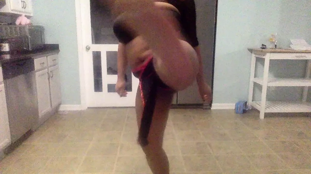 Bu abanoz kediyle ölümcül dövüş – milf'in kusursuz zaferi 1. bölüm