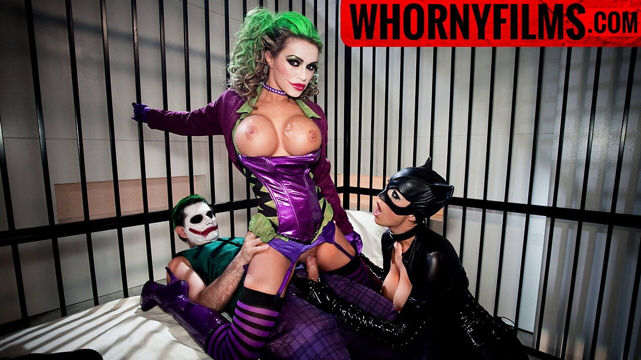 Kinky parodi cosplay fuck - iki kötü fahişe bir sik paylaşıyor - whornyfilms.com