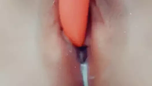 Çaresizce serbest bırakılmaya ihtiyaç duyuyor..