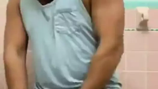 Azgın ve hepsini ortaya çıkarmaya hazırlanıyor