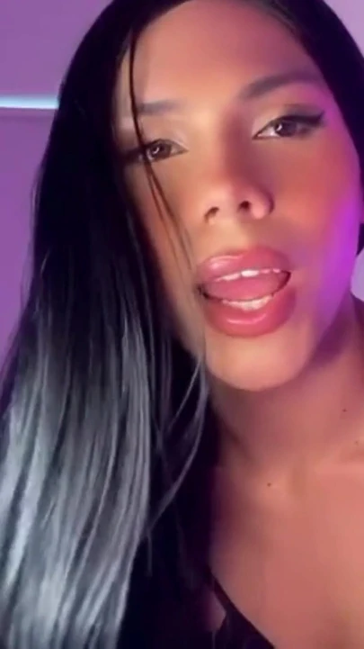 Lezzetli ve sulu penis çok fazla süt döker