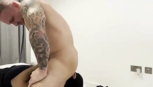 Dilleme, emme ve heteroseksüel delikanlıya tapma