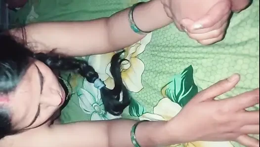 Latika yaşlı üvey erkek kardeşi büyük yarakla domalarak sikişiyor