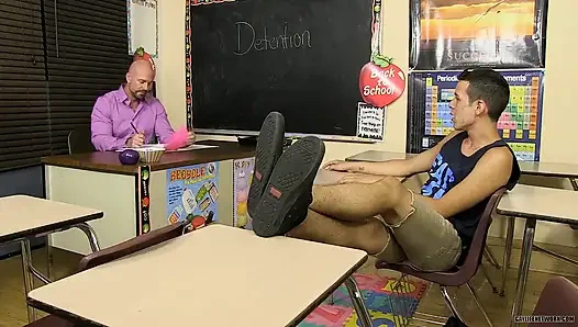 Stern Mitch sakinliğini kaybediyor