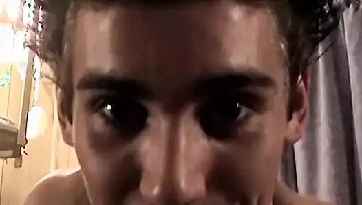 Atletik sıska amatör evan heinze cums süre mastürbasyon kapalı