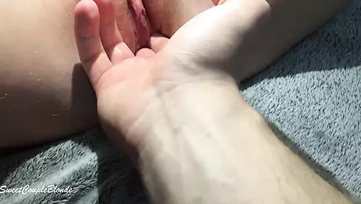 Tatlı amcığını parmaklıyor - miley grey