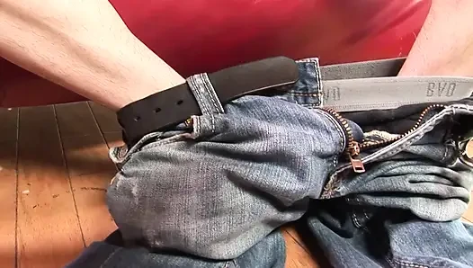 Sarışın güzel dövmeli bebek kanepede amına biniyor