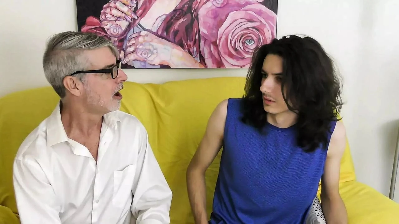 Cade Chalamet bị richard lennox bắn tinh lần đầu tiên