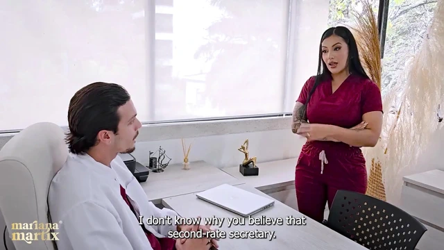 Büyük yaraklı İspanyol adam amımı parçalamak için evime geliyor - Mariana Martix ve Jimmy Bud