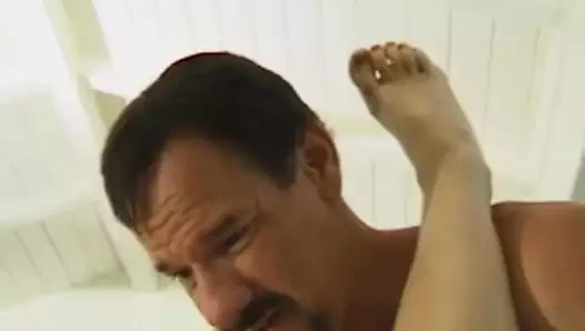 Kızıl saçlı evli kadın bugün büyük zenci yarağıyla üçlü grup seks yapıyor