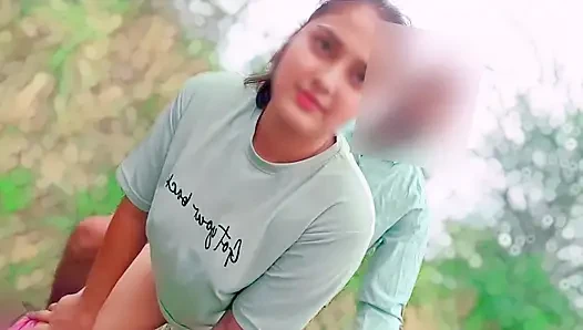 Hintli ateşli mülk satıcısı arazi satın almak için ormana gidiyor, ancak Medam büyük yarak için çok korkunç ve arazi sahipleri tarafından sikişiyor