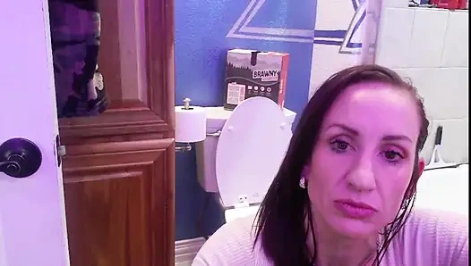Zoey nine porno yıldızı mahkemeden önce banyoda amıyla oynuyor