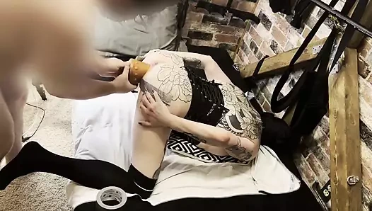 Dev oyuncaklarla ecstasy'de inliyor ve inliyor