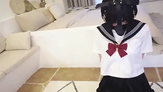 Jk kıyafetleriyle giyinmiş kısıtlanıyor ve kırbaçlanıyor