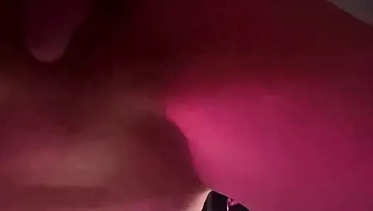 Bulutlarda sallanıyor