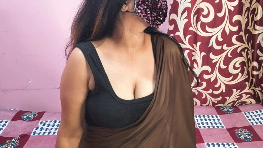 bhabhi ne apne paas bula kar bahut chudwaya
