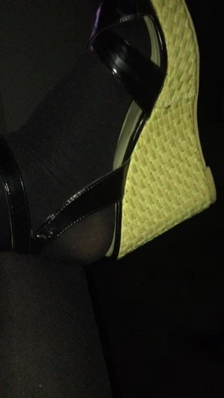 Kama topuklu ayakkabılar