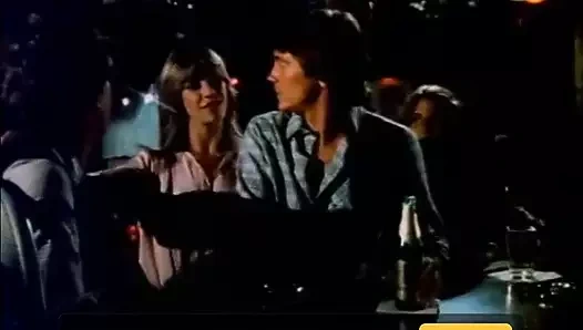 Kıllı orta yaşlı seksi kadın iki şanslı adam tarafından sikiliyor