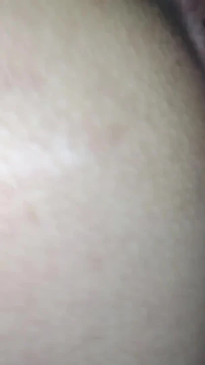 Domaltmalı boğam tarafından sikiliyor ve dölleniyor ve gavatımı da beni sikiyor ve dölünü sevgilimin dölüyle karıştırıyor | Klip 2