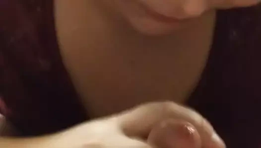 Tatted milf alır bir yük içinde ona ağız