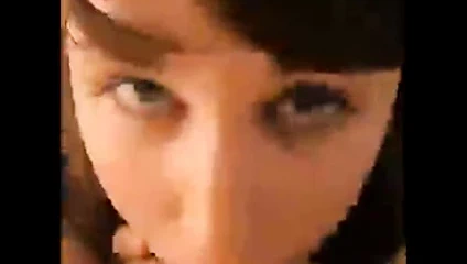 Esmer hottie seviyor o derin içinde ona ağız