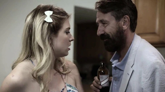 Babam beni ve eski arkadaşını yakaladı!