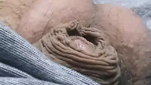 Üvey anne kapısını beyazla boyarken üvey oğlu yarak çıkardı