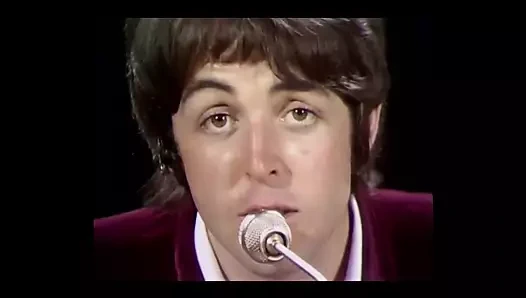 Tom'un dj setinin oynadığı bu gece şovu