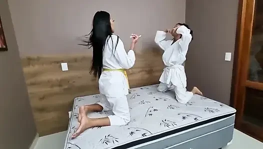Judoka ile dövüş - Izabella Paes ve Nataly
