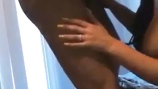 Yüz kahrolası bir İtalyan milf