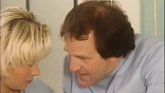 Seksi sarışında büyük olgun yarak